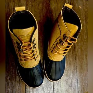 Sperry boys boots size 2M